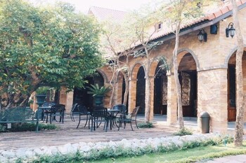 chateau de bear hotel