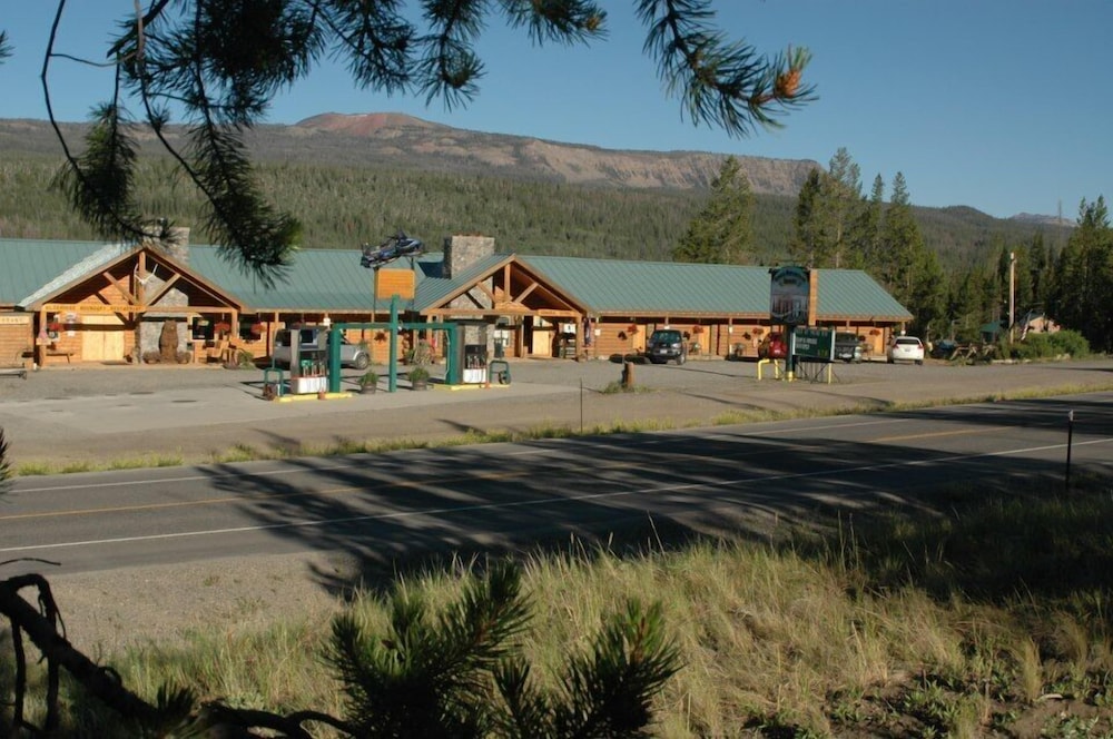 lava mountain lodge
