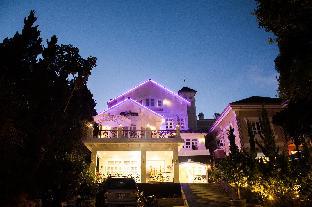 hoa sen vang hotel dalat