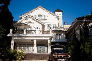 hoa sen vang hotel dalat