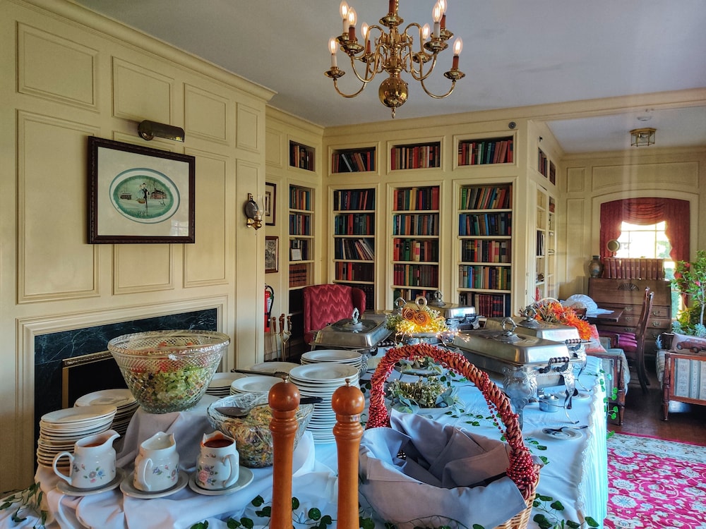 montague inn