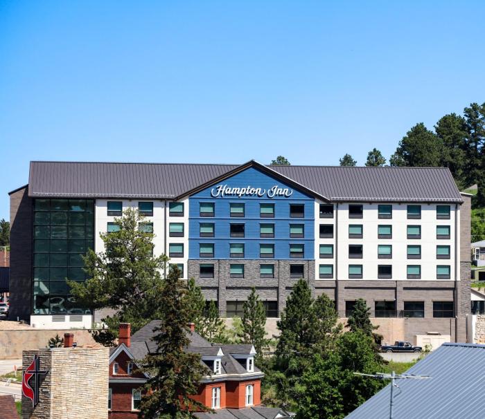 hampton inn lead