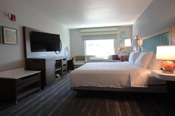 hampton inn lead