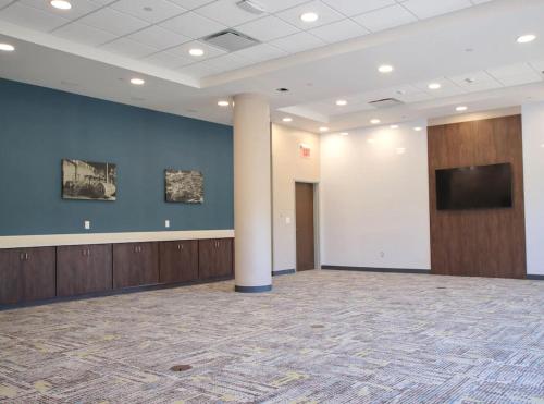 hampton inn lead