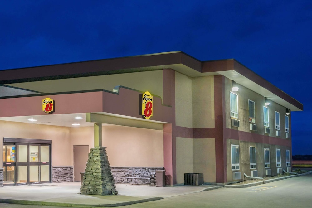 super 8 by wyndham innisfail