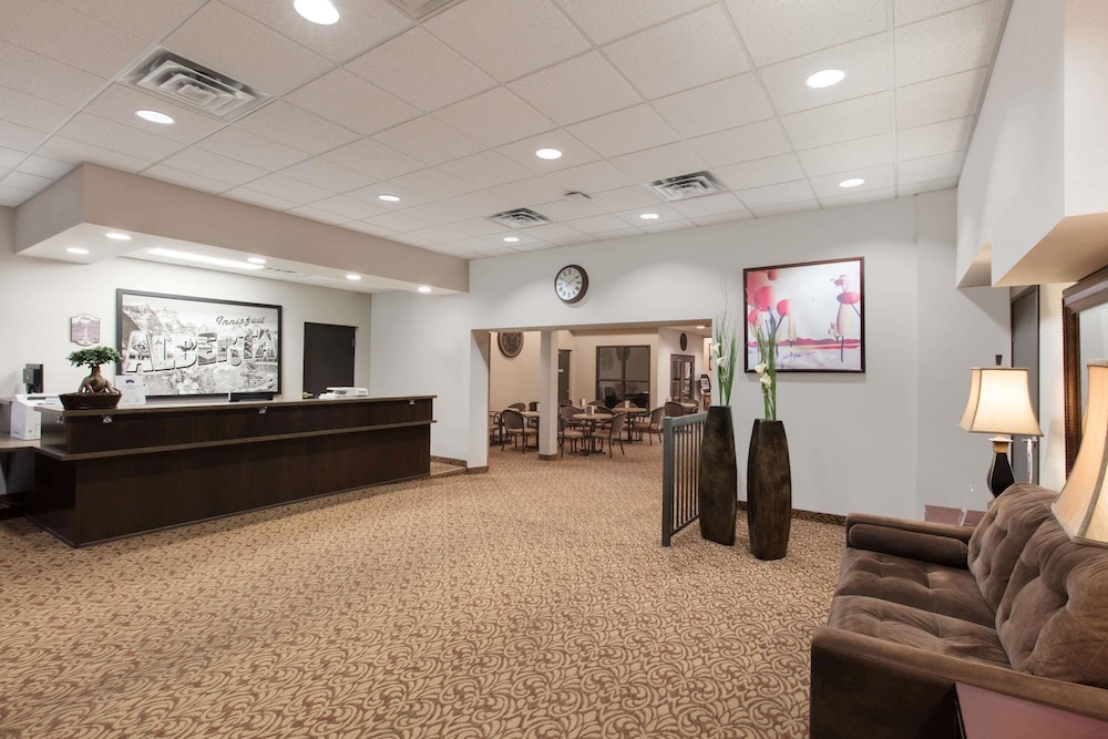 Super 8 By Wyndham Innisfail,Red Deer>>Innisfail,2 star