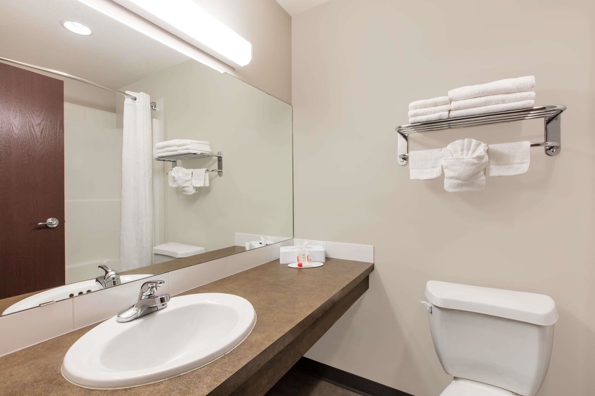 Super 8 By Wyndham Innisfail,Red Deer>>Innisfail,2 star
