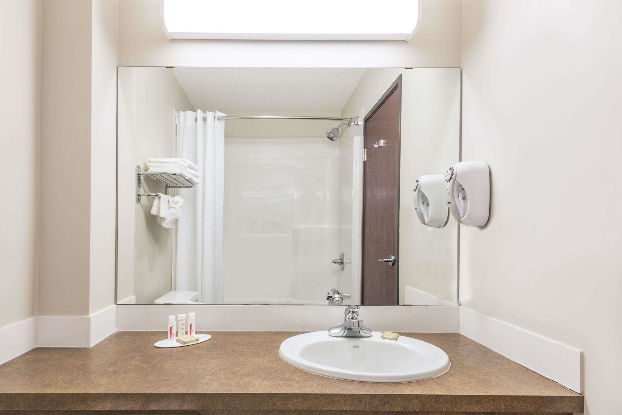 super 8 by wyndham innisfail