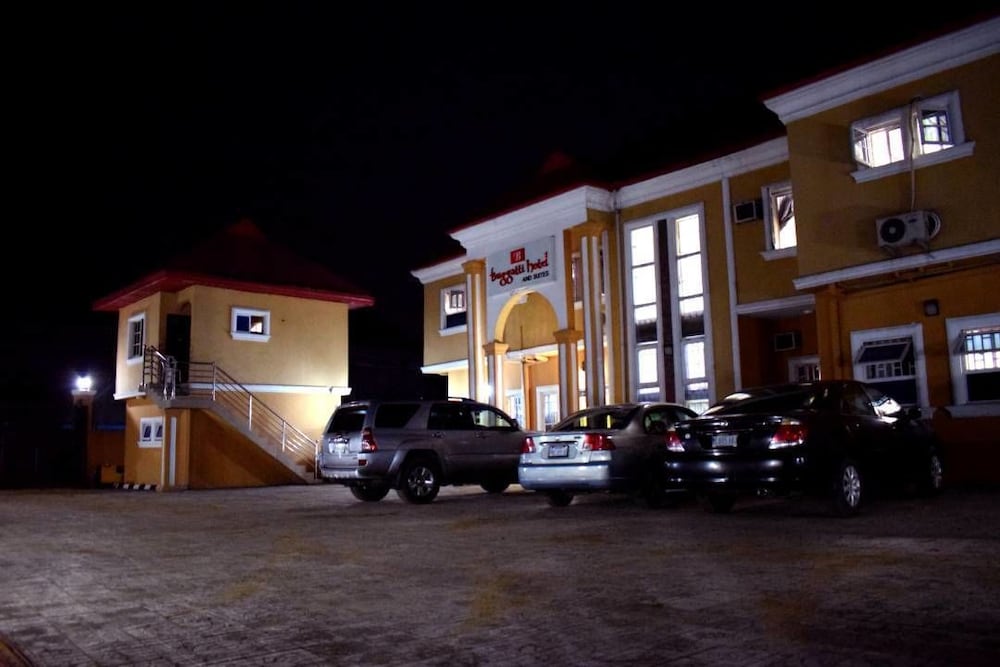 buggatti hotel and suites