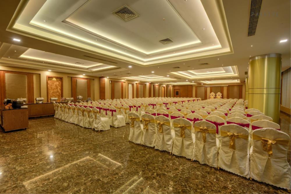 hotel pioneer grand palace