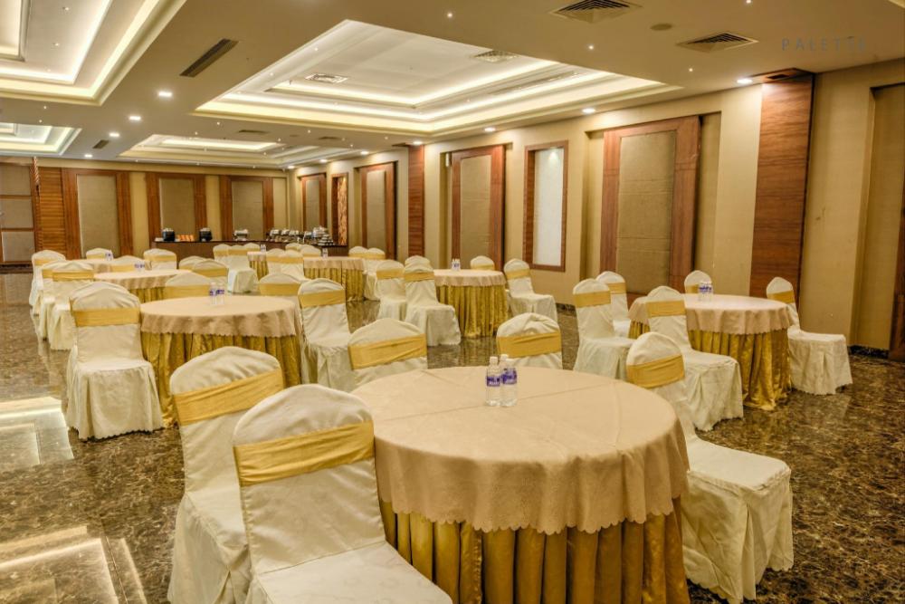 hotel pioneer grand palace