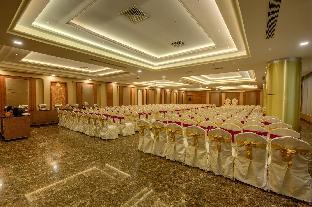 hotel pioneer grand palace