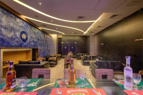 hotel pioneer grand palace