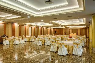 hotel pioneer grand palace