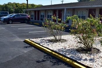 white oaks motel pennsville carneys point