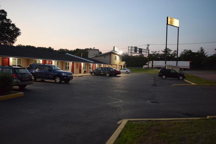 white oaks motel pennsville carneys point