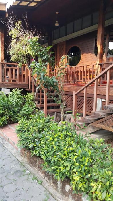 ruean mai chai khlong