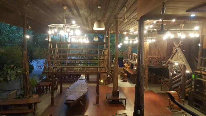 ruean mai chai khlong
