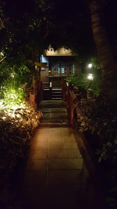 ruean mai chai khlong