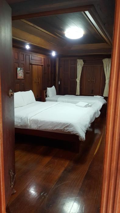 ruean mai chai khlong