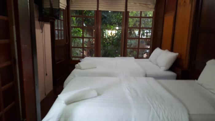 ruean mai chai khlong