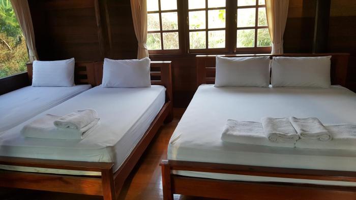 ruean mai chai khlong