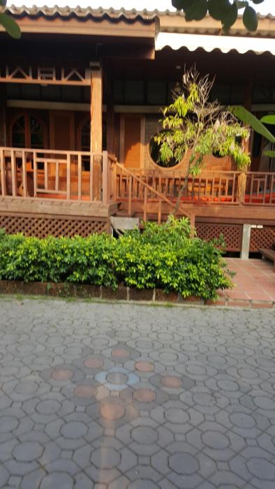 ruean mai chai khlong