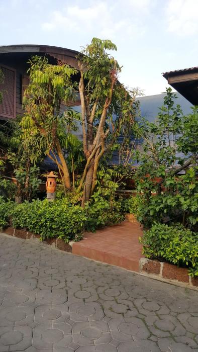 ruean mai chai khlong