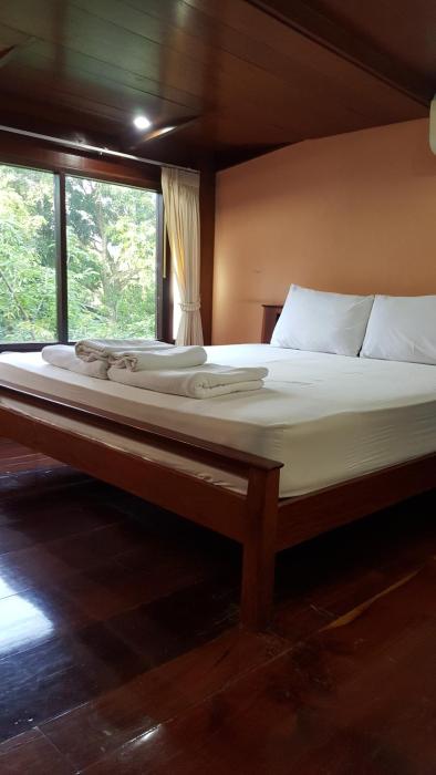 ruean mai chai khlong