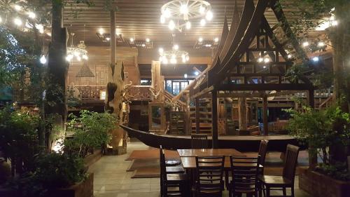 ruean mai chai khlong