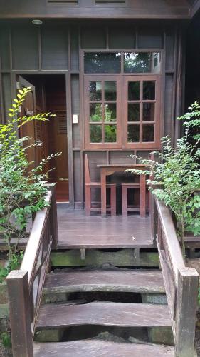 ruean mai chai khlong