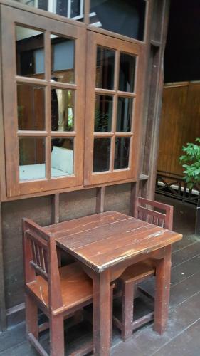 ruean mai chai khlong