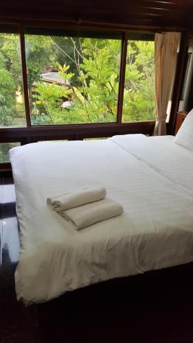ruean mai chai khlong