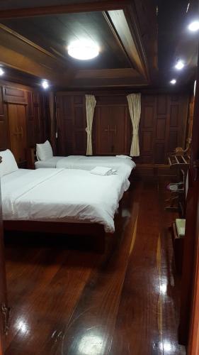 ruean mai chai khlong