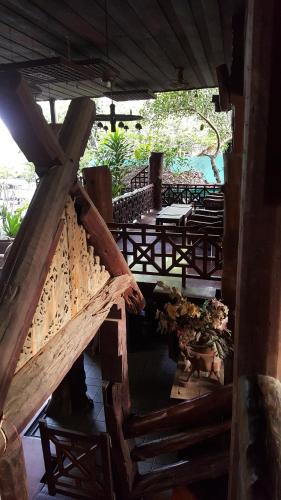 ruean mai chai khlong