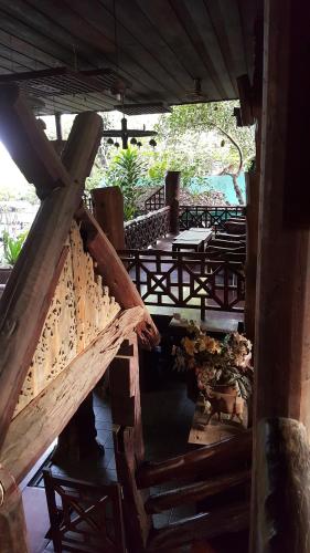 ruean mai chai khlong