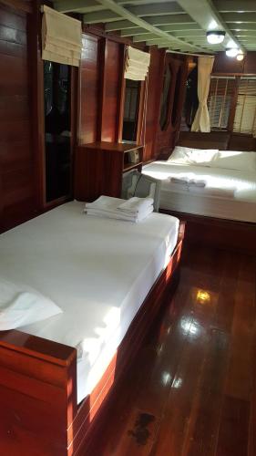 ruean mai chai khlong