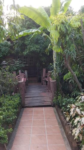 ruean mai chai khlong