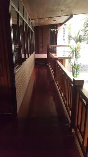 ruean mai chai khlong
