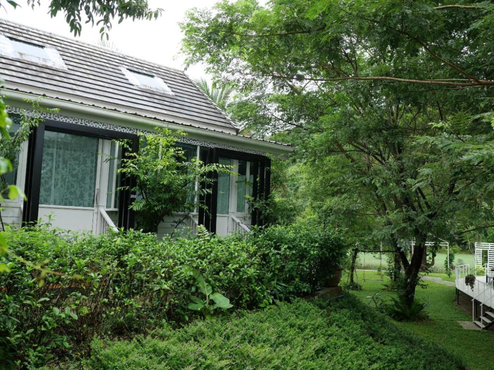 the white village ranong resort