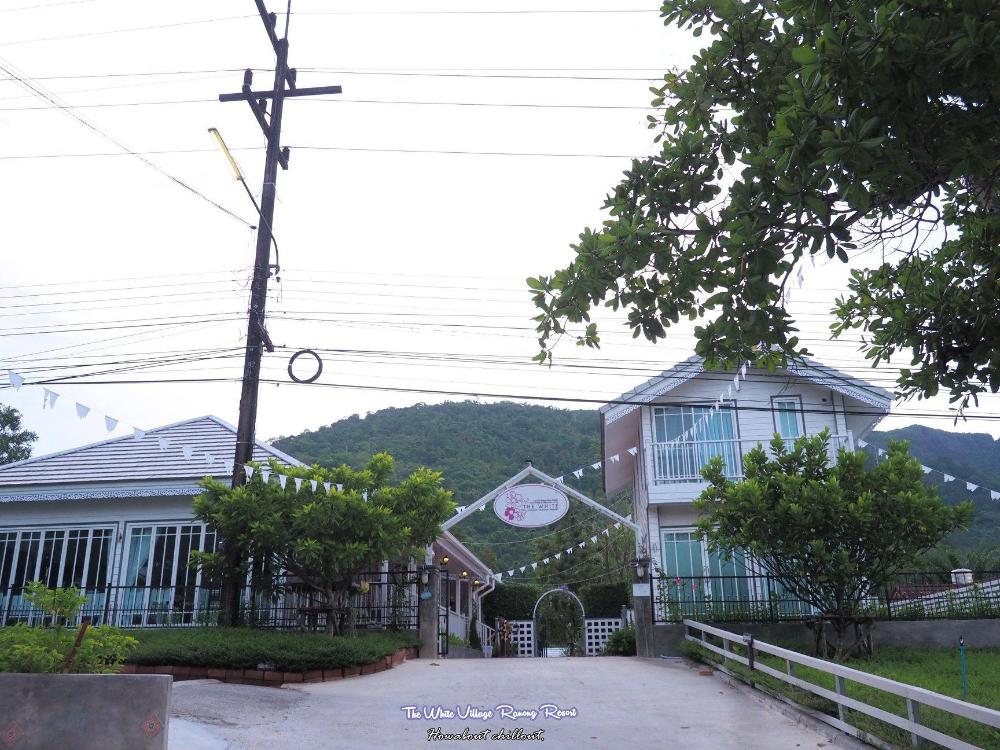 the white village ranong resort