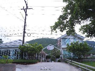 the white village ranong resort