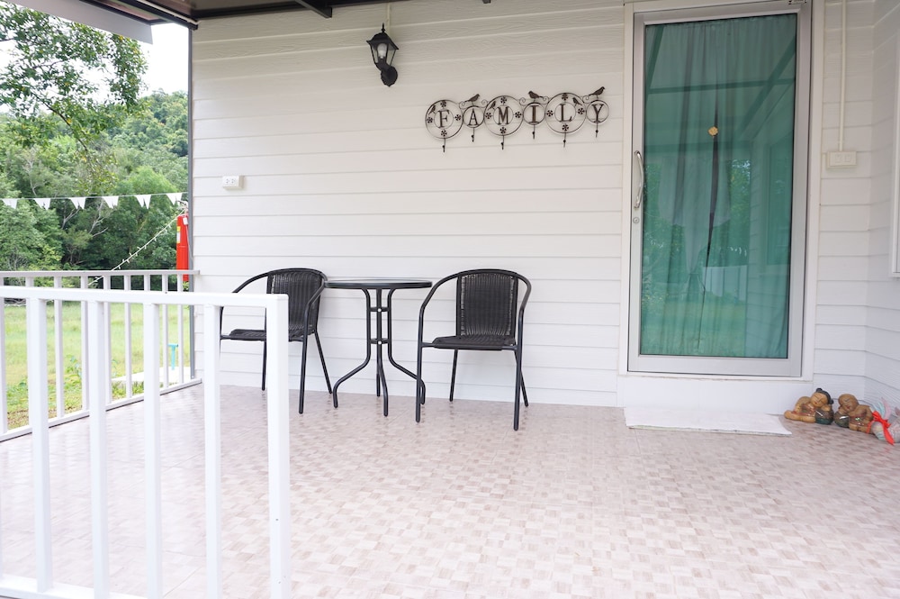 the white village ranong resort