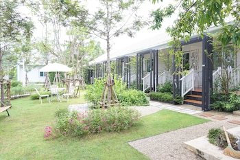 the white village ranong resort