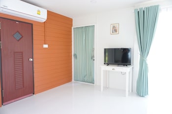 the white village ranong resort