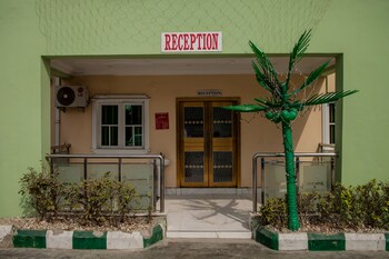 emmy hotels and suites