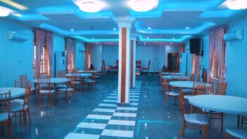 emmy hotels and suites