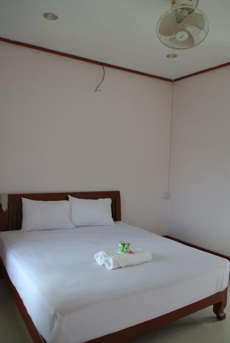 mama leurth sunset guesthouse