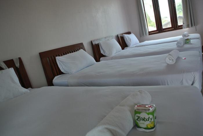 mama leurth sunset guesthouse