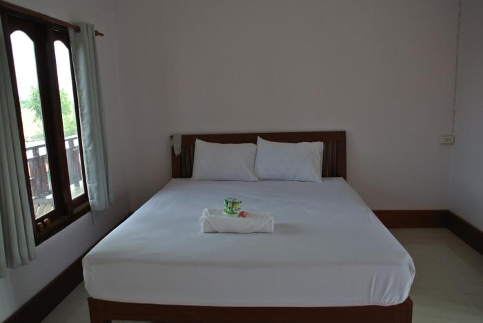 mama leurth sunset guesthouse